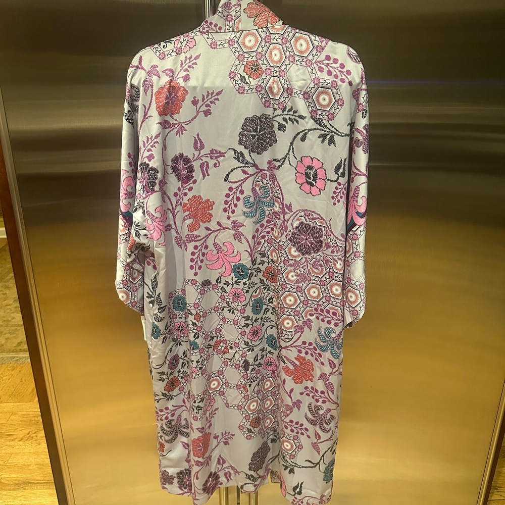 Natori Kimono Floral Robe - Pink, Purple, and hints of teal. - Picture 6 of 10